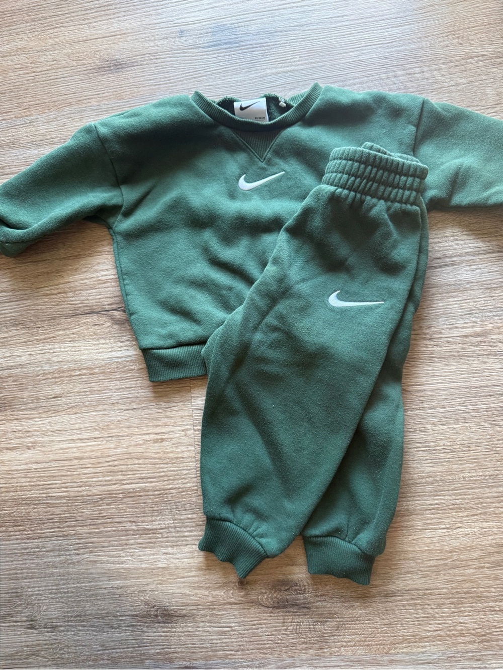 Baby Nike set dark green 18 months